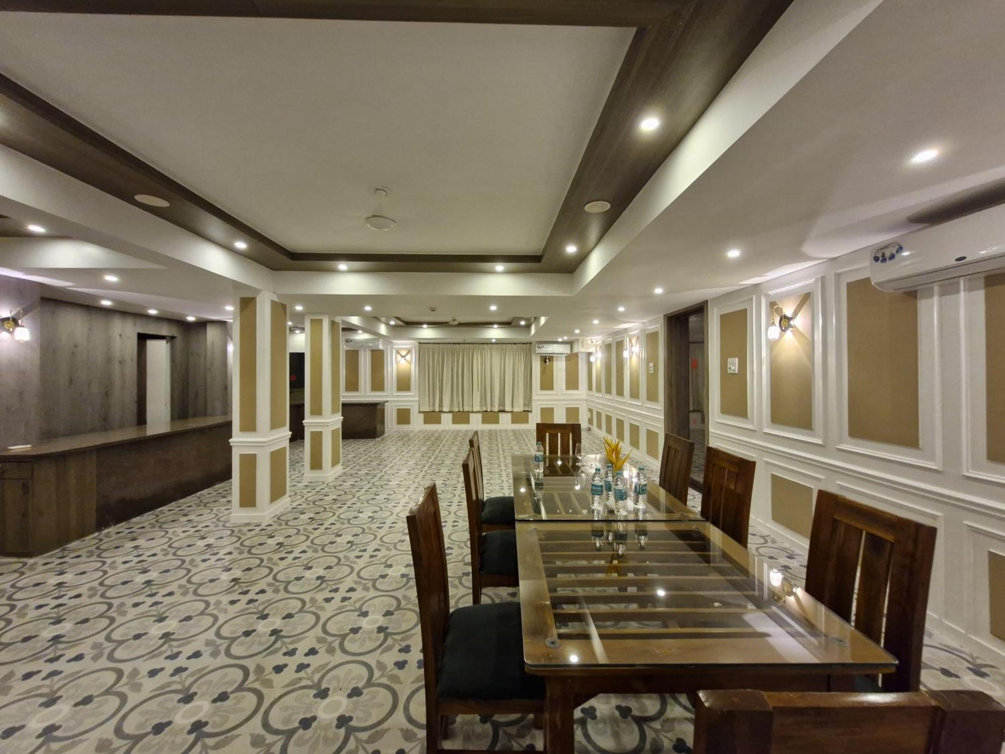 Golden Landmark Green Valley Beach Resort Dona Paula Exterior foto