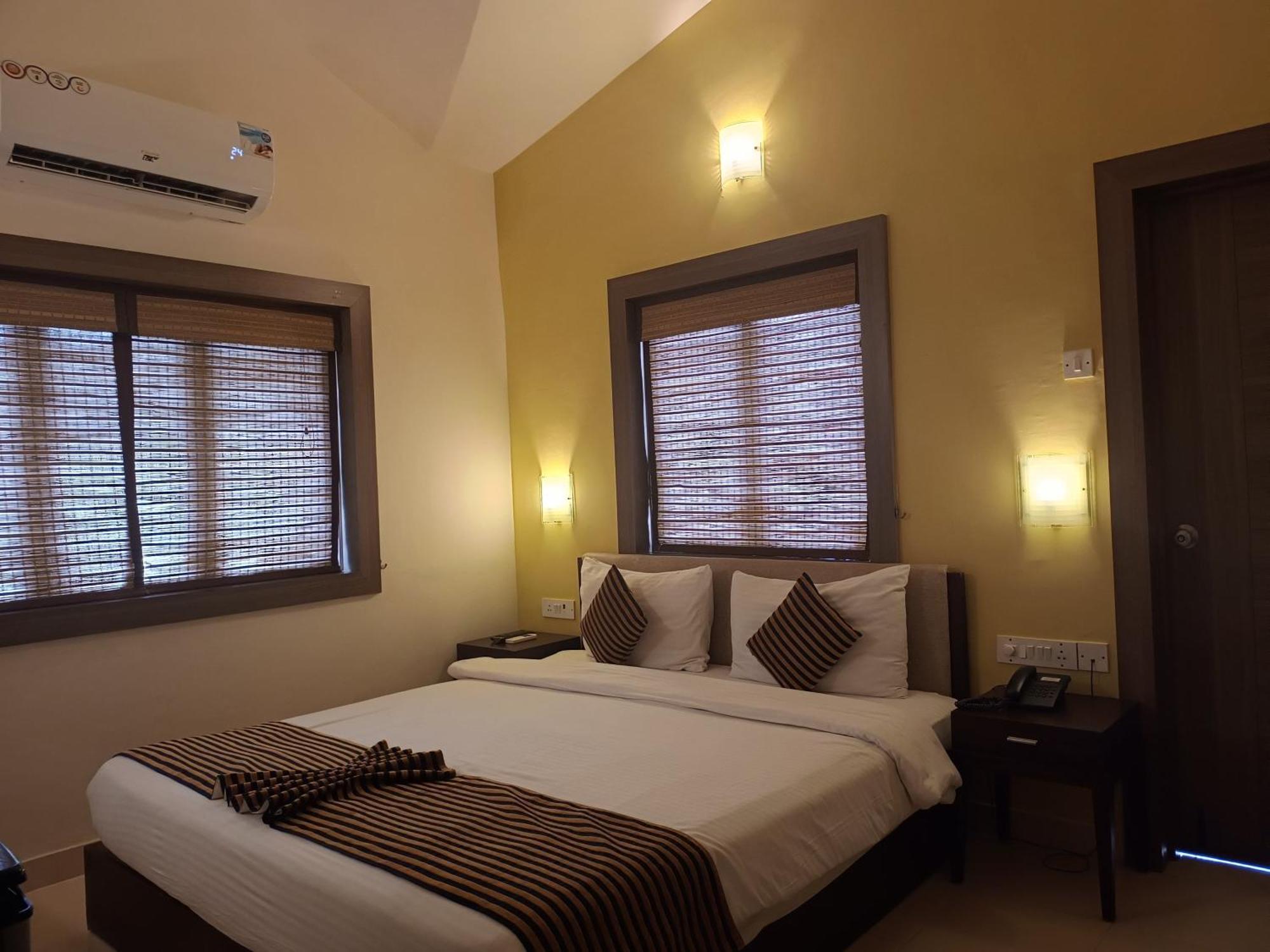 Golden Landmark Green Valley Beach Resort Dona Paula Exterior foto