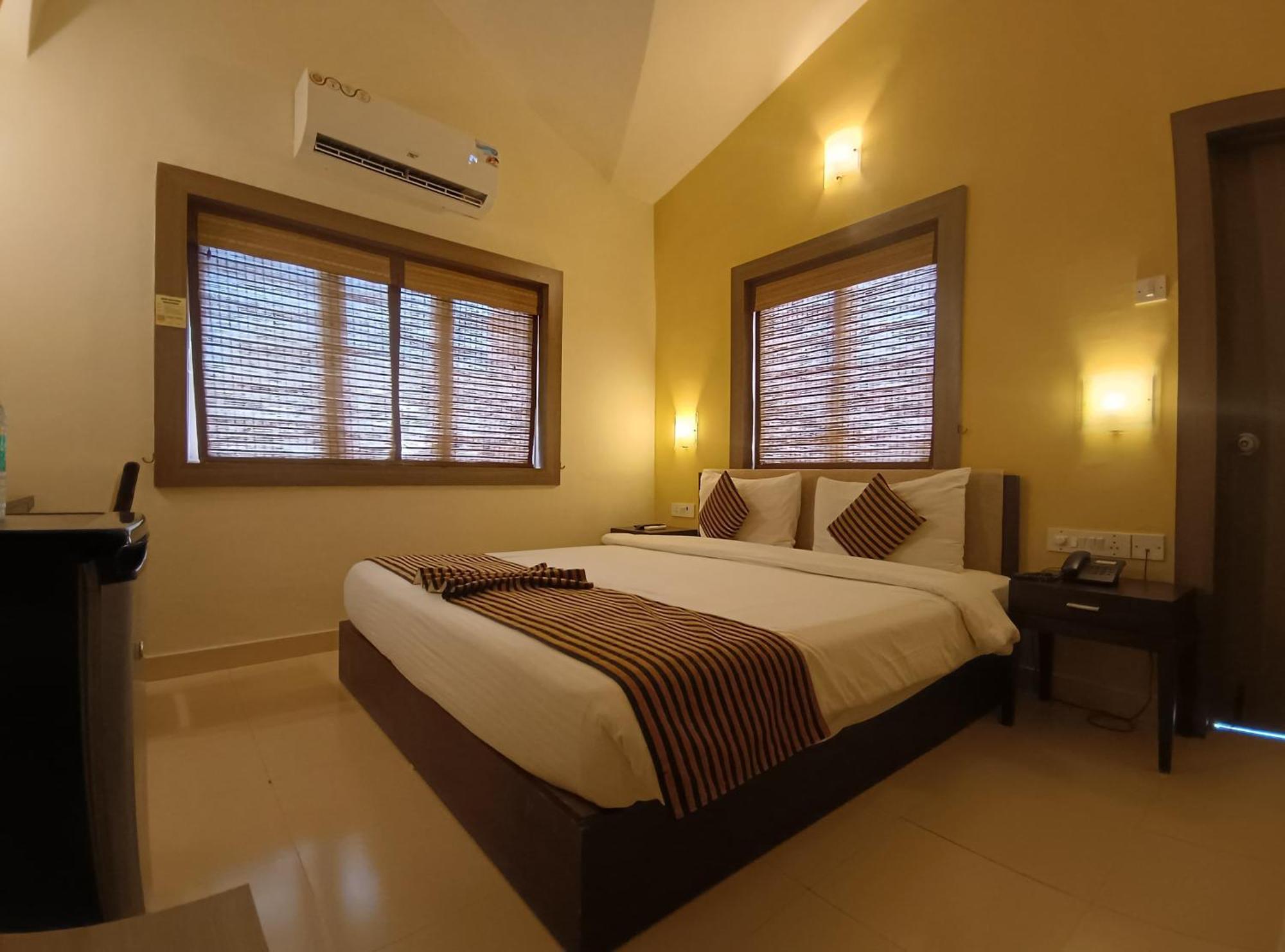 Golden Landmark Green Valley Beach Resort Dona Paula Exterior foto