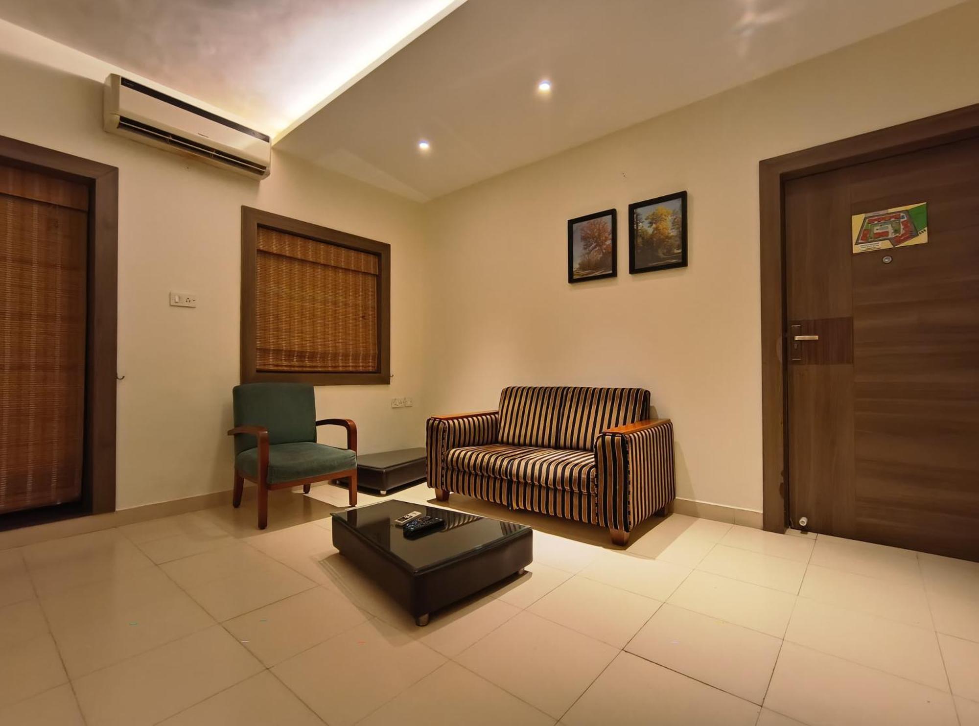 Golden Landmark Green Valley Beach Resort Dona Paula Exterior foto